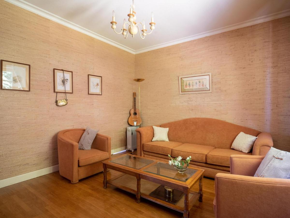 Quaint Holiday Home In Payzac With Garden 외부 사진