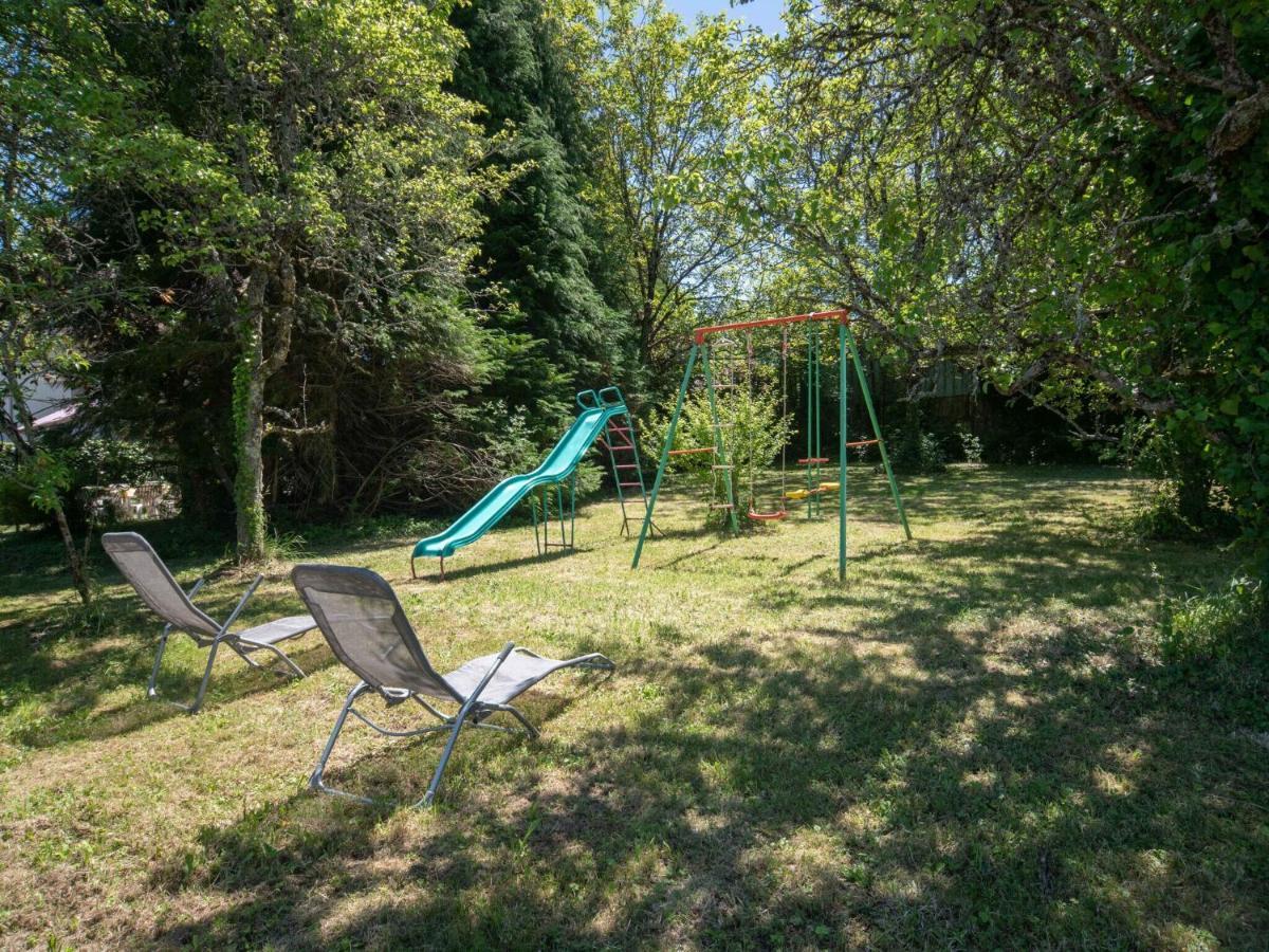 Quaint Holiday Home In Payzac With Garden 외부 사진
